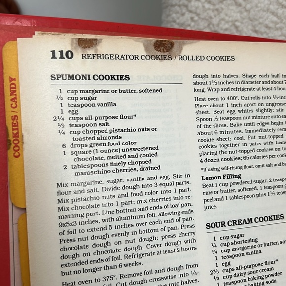 Vintage Betty Crocker's Hardback Cookbook - Picture 6 of 7